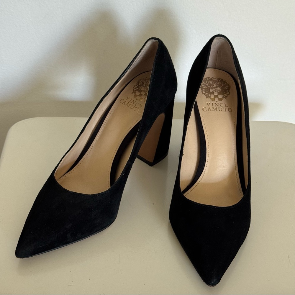Vince Camuto Ableen Black Suede Heels Size 8